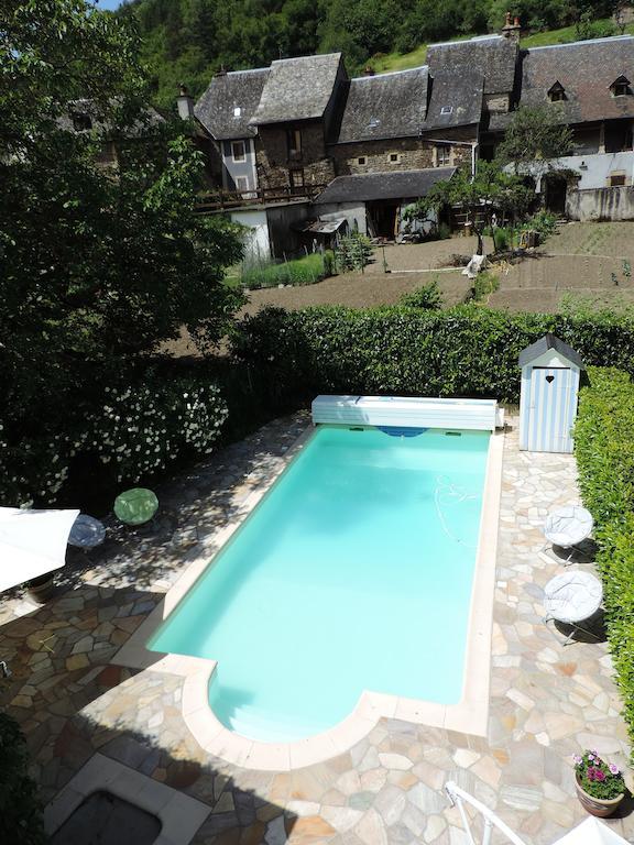 Auberge Saint Fleuret Estaing  Exterior photo