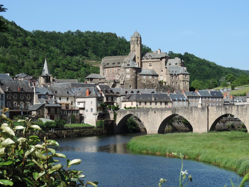 Auberge Saint Fleuret Estaing  Exterior photo